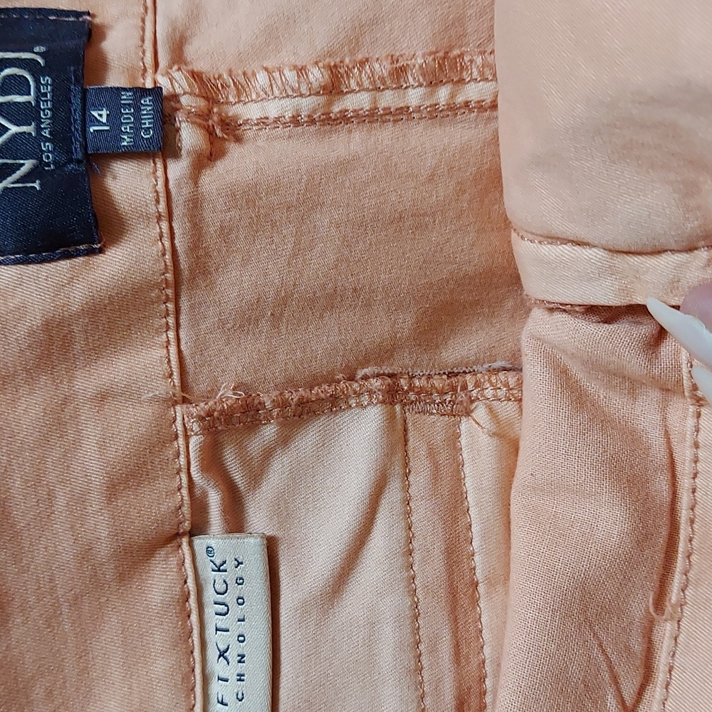 🛑🛑 SOLD SOLD SOLD 🛑🛑NYDJ & SOHO PANT - Picture 4 of 6